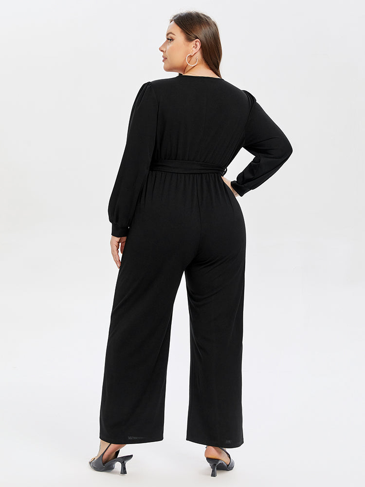 Jumpsuit mit Gürtel und V-Ausschnitt und Laternenärmeln