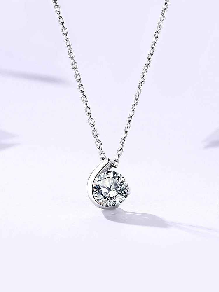 Round Cut Moissanite Pendant Necklaces